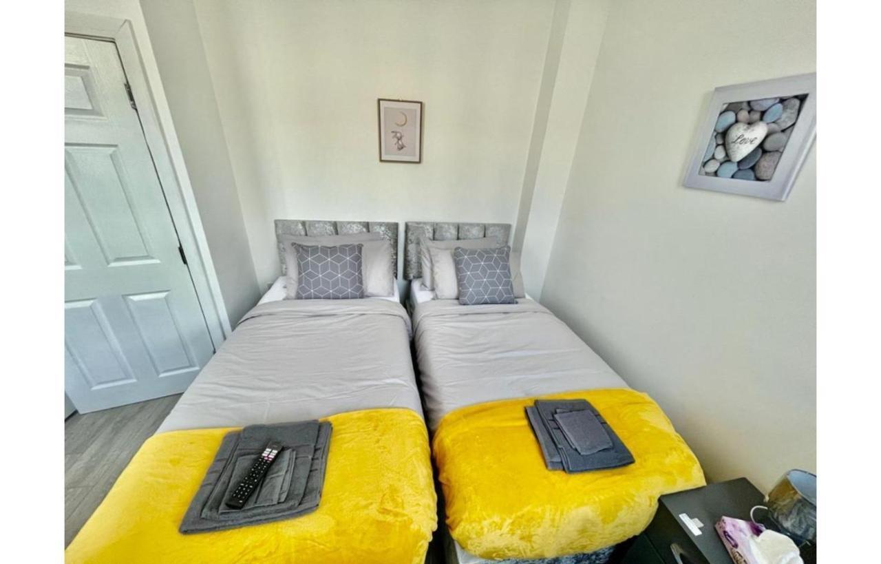Cardiff City Centre Apartment- Penarth Road Room photo